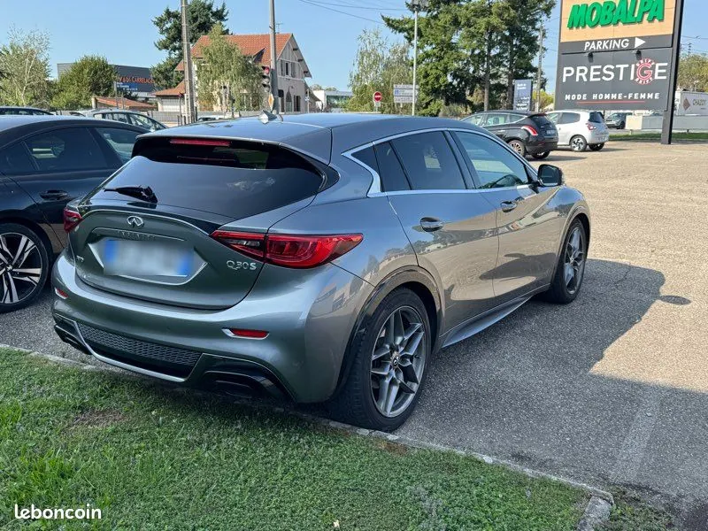 Infiniti Q30 2016 photo 4