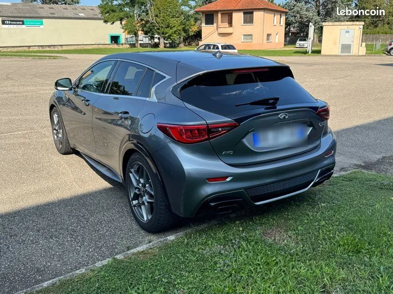 Infiniti Q30 2016 photo 5
