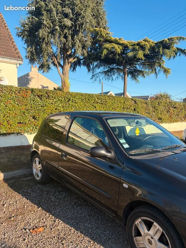 Renault Clio 2008 photo 2