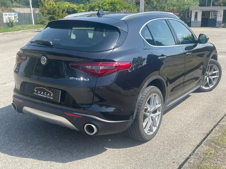 Alfa Romeo Stelvio 2017 photo 4