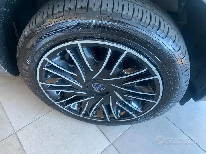 Lancia Ypsilon 2023 photo 4