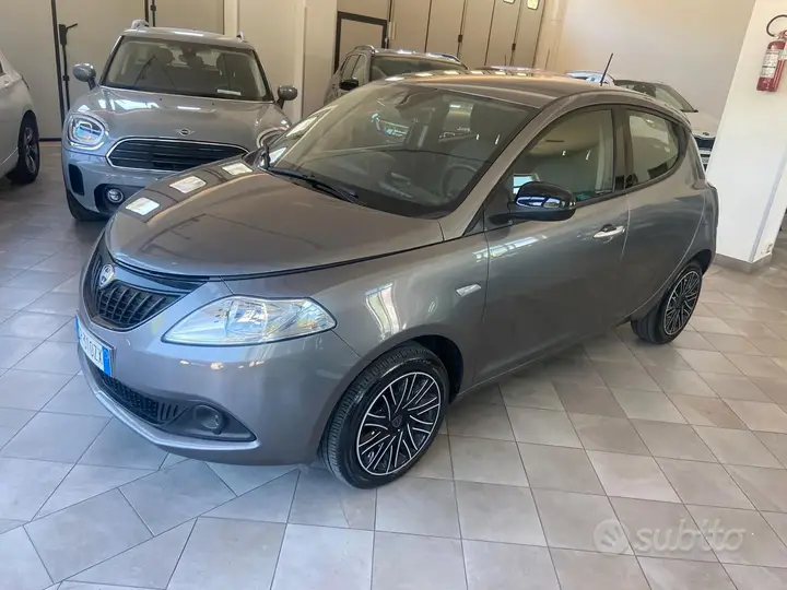 Lancia Ypsilon 2023 photo 2