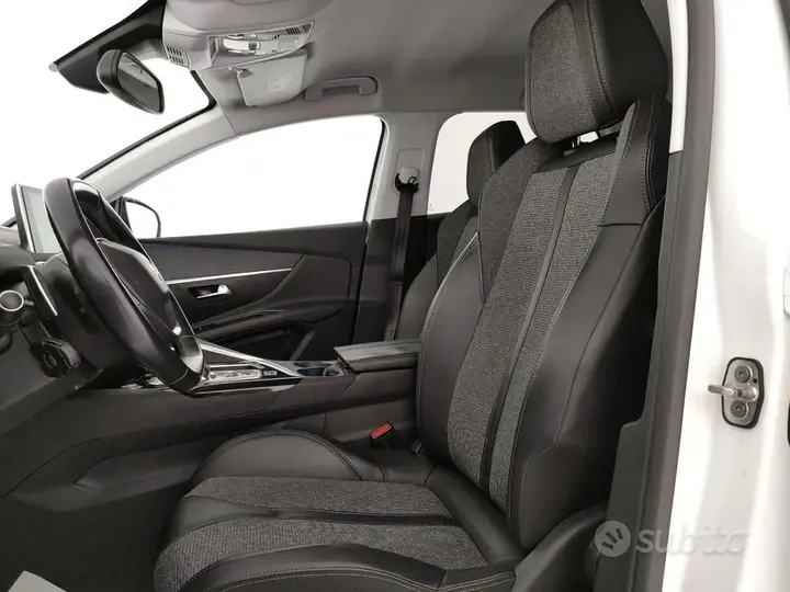 Peugeot 3008 2018 photo 5
