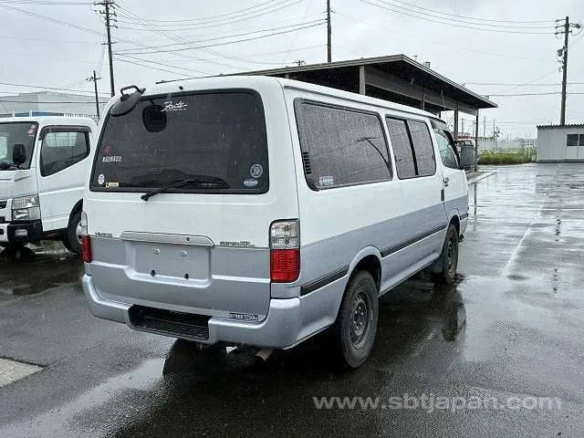 Toyota Regius Ace 2004 photo 4