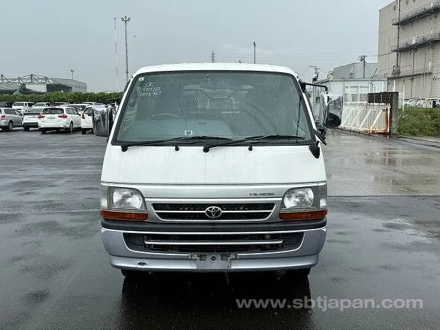 Toyota Regius Ace 2004 photo 5