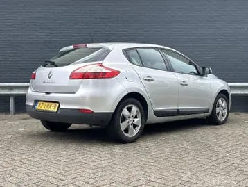Renault Megane 2010 photo 2