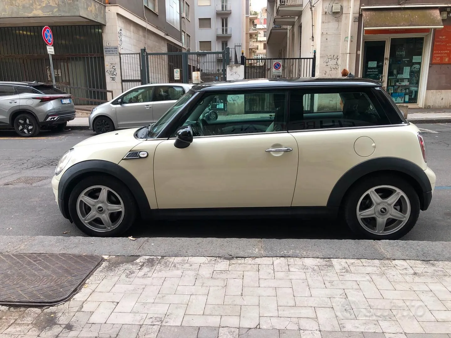 Mini Cooper 2010 photo 2