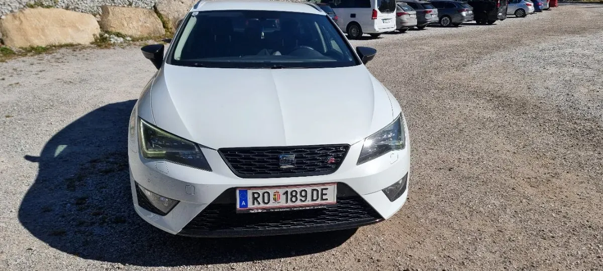 Seat Leon 2014 photo 2