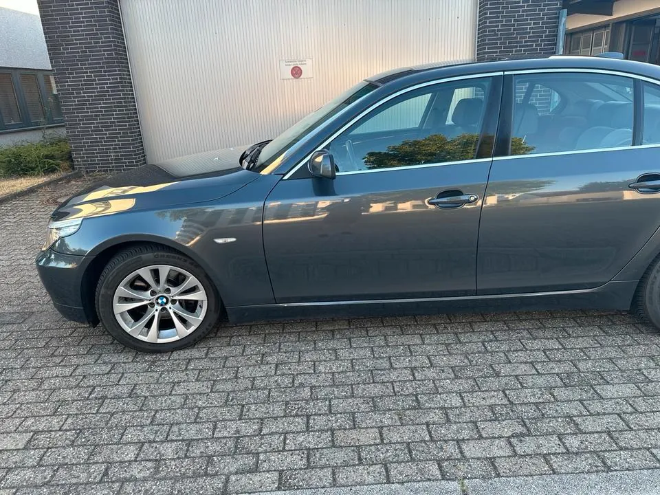 BMW 525I