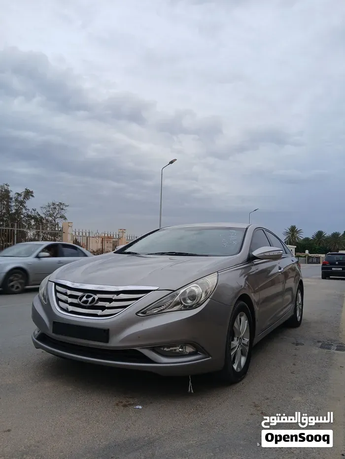 Hyundai Sonata 2011 photo 2