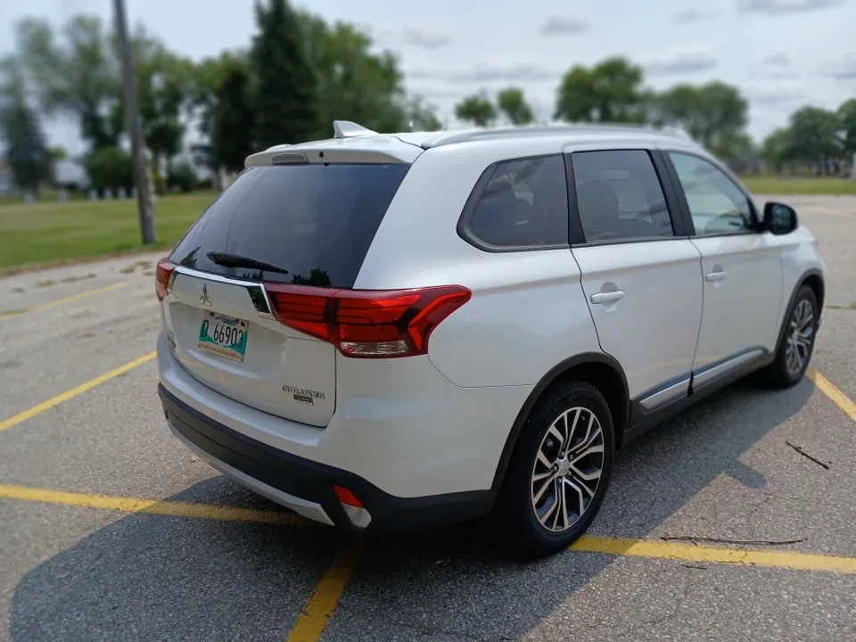 Mitsubishi Outlander 2018 photo 5