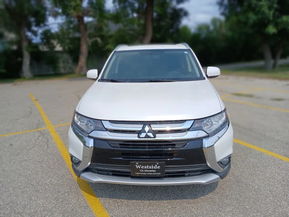 Mitsubishi Outlander 2018 photo 2