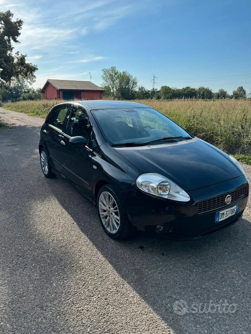 Fiat Grande Punto 2008 photo 2
