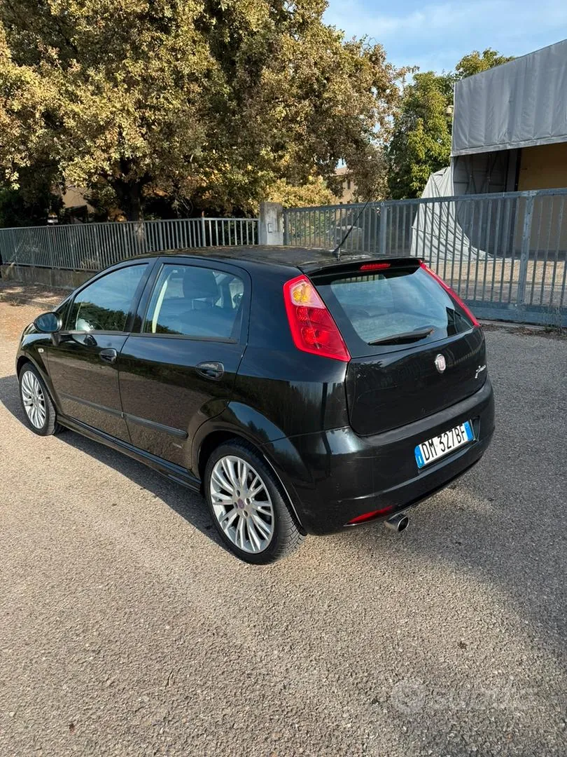 Fiat Grande Punto 2008 photo 4