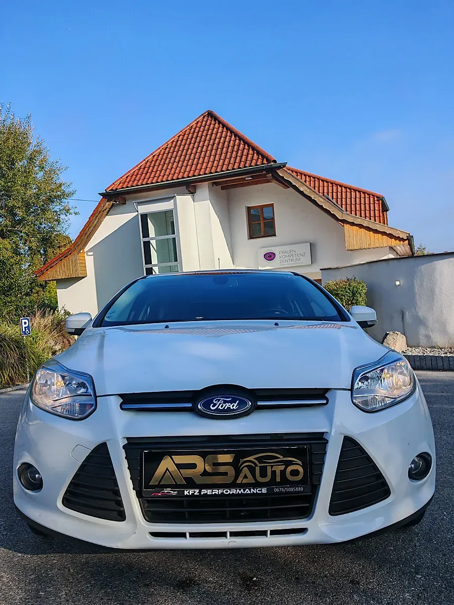 Ford Focus 2013 photo 3