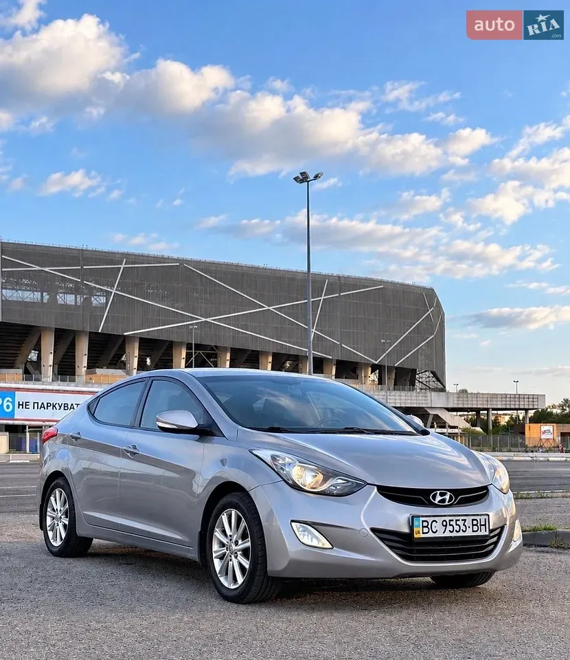 Hyundai Elantra 2012 photo 2