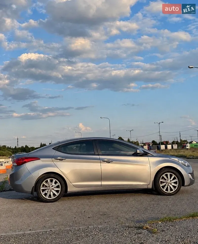 Hyundai Elantra 2012 photo 5