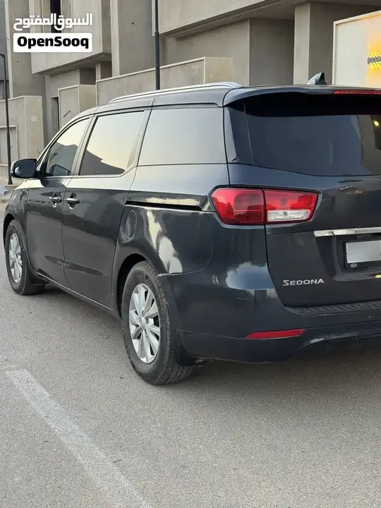Kia Sedona 2016 photo 2