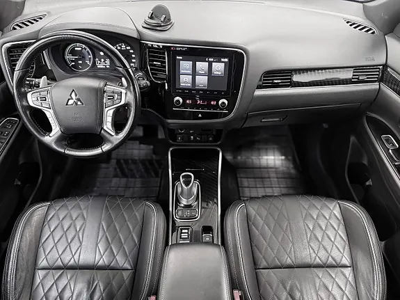 Mitsubishi Outlander 2020 photo 2