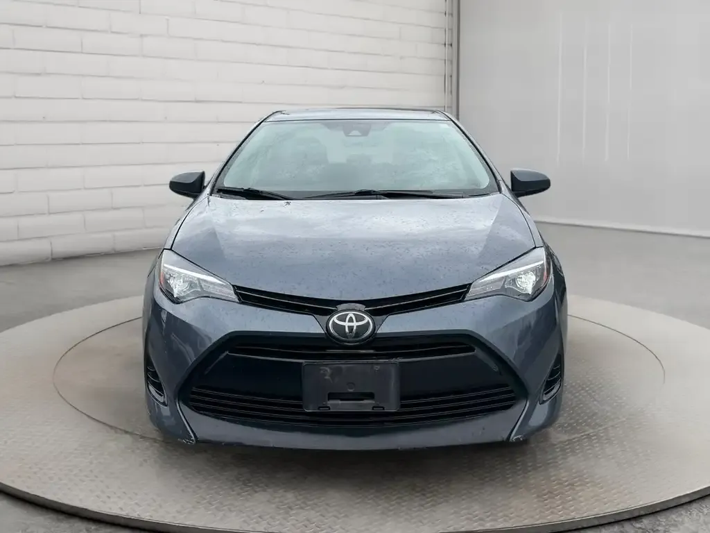 Toyota Corolla 2017 photo 2
