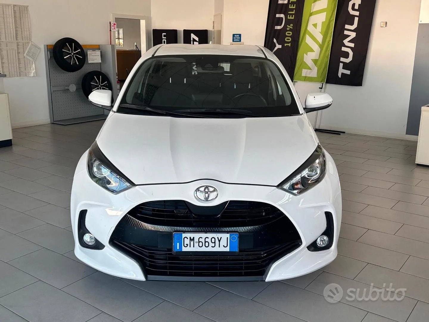 Toyota Yaris 2023 photo 2