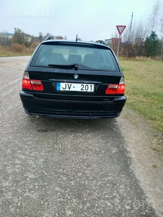 BMW 320 2004 photo 2