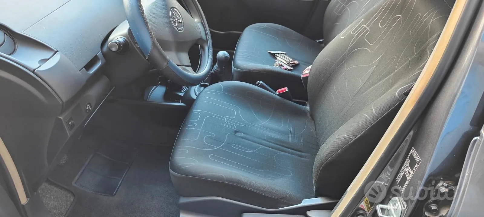 Toyota Yaris 2010 photo 3