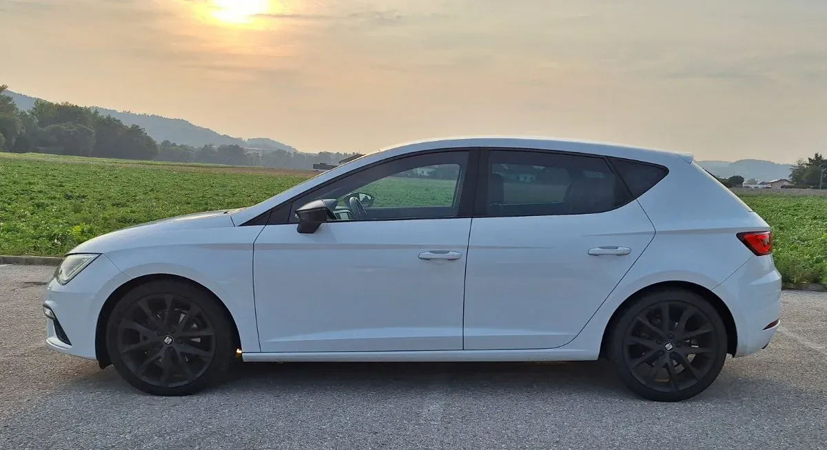 Seat Leon 2020 photo 2