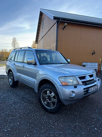 Mitsubishi Pajero 2004 photo 3