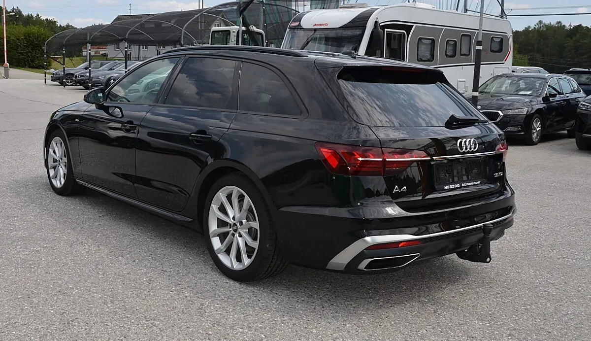 Audi A4 2022 photo 3