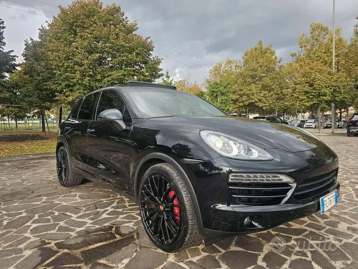 Porsche Cayenne 2012 photo 2