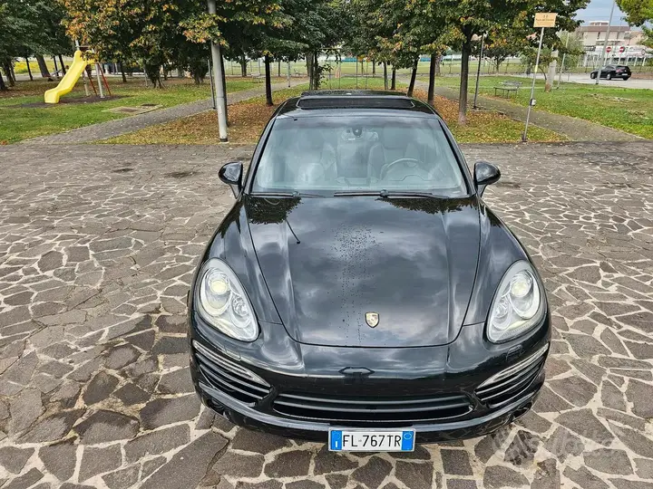 Porsche Cayenne 2012 photo 4