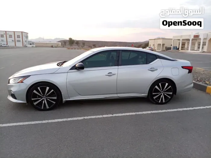 Nissan Altima 2019 photo 2