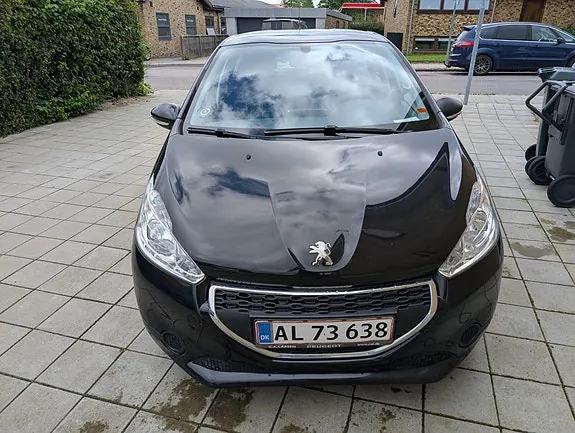 Peugeot 208 2014 photo 2
