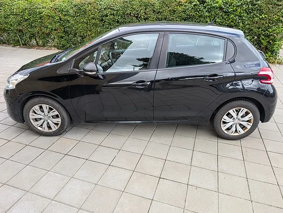 Peugeot 208 2014 photo 4