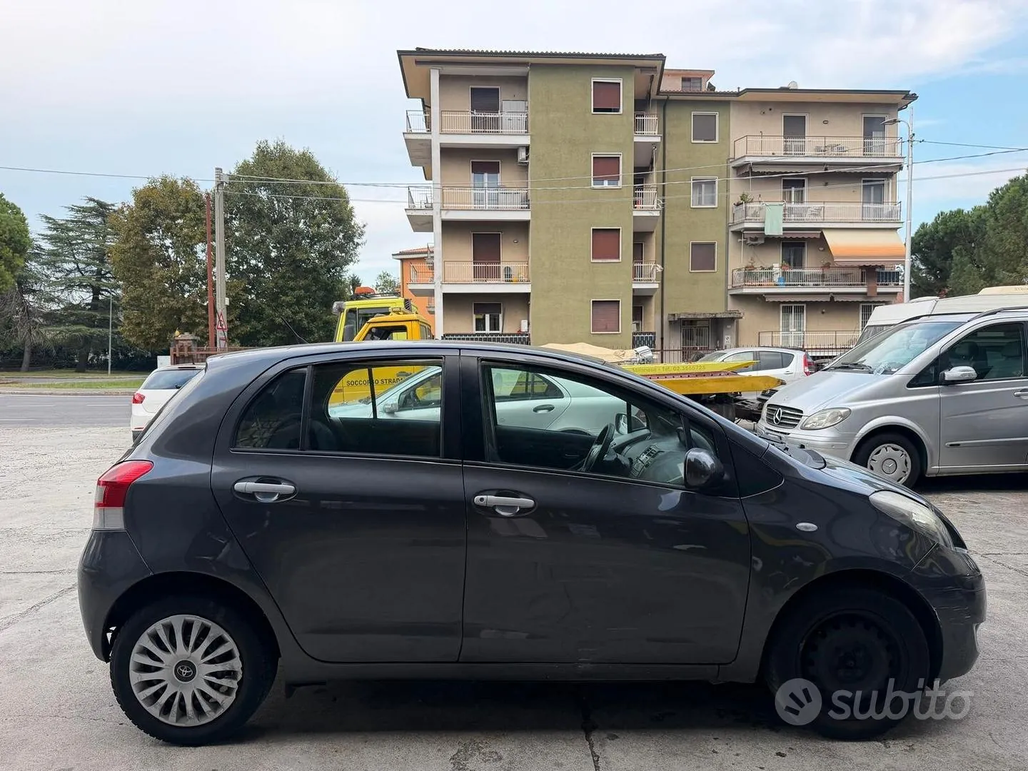 Toyota Yaris 2010 photo 4