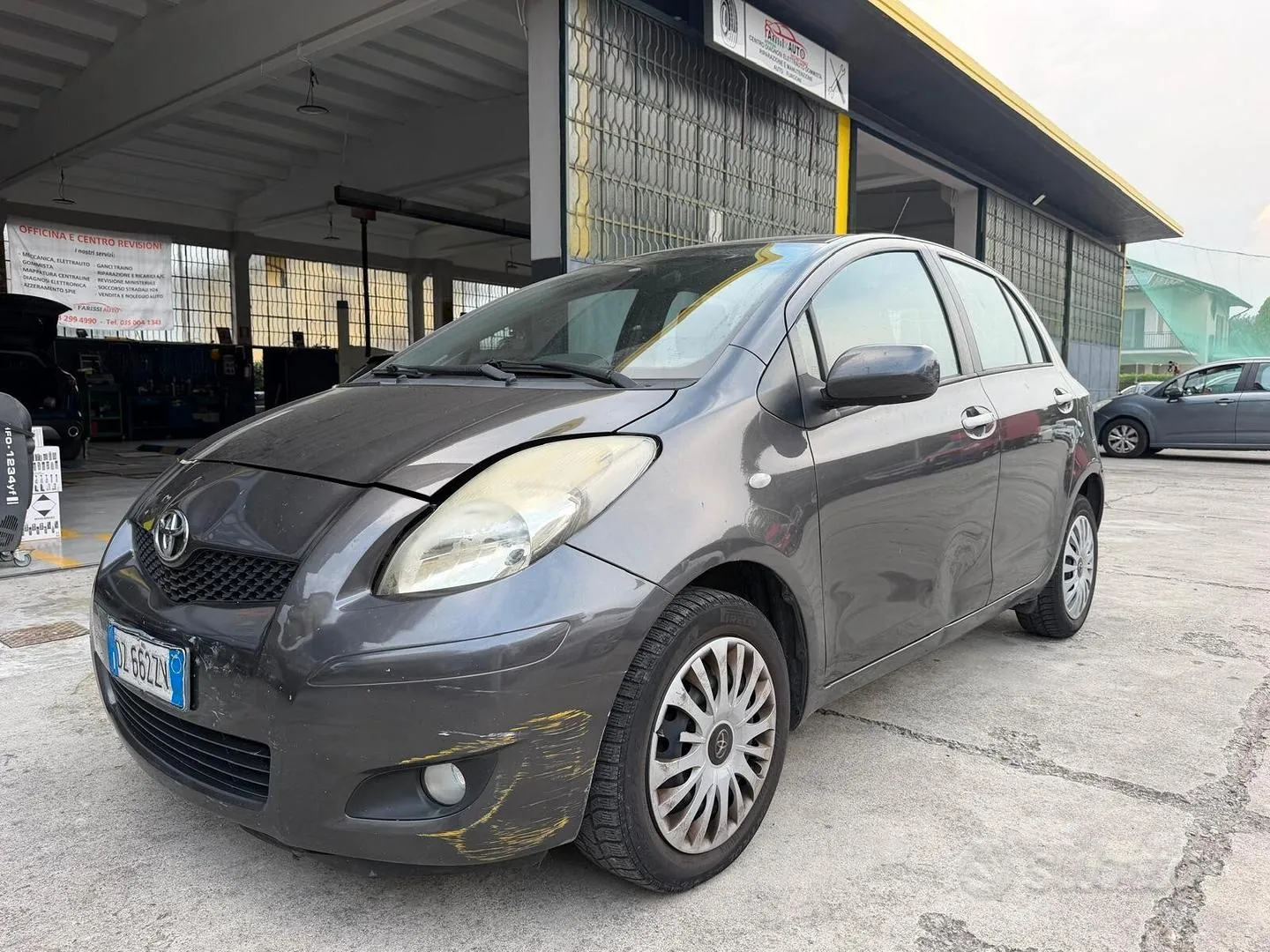 Toyota Yaris 2010 photo 3