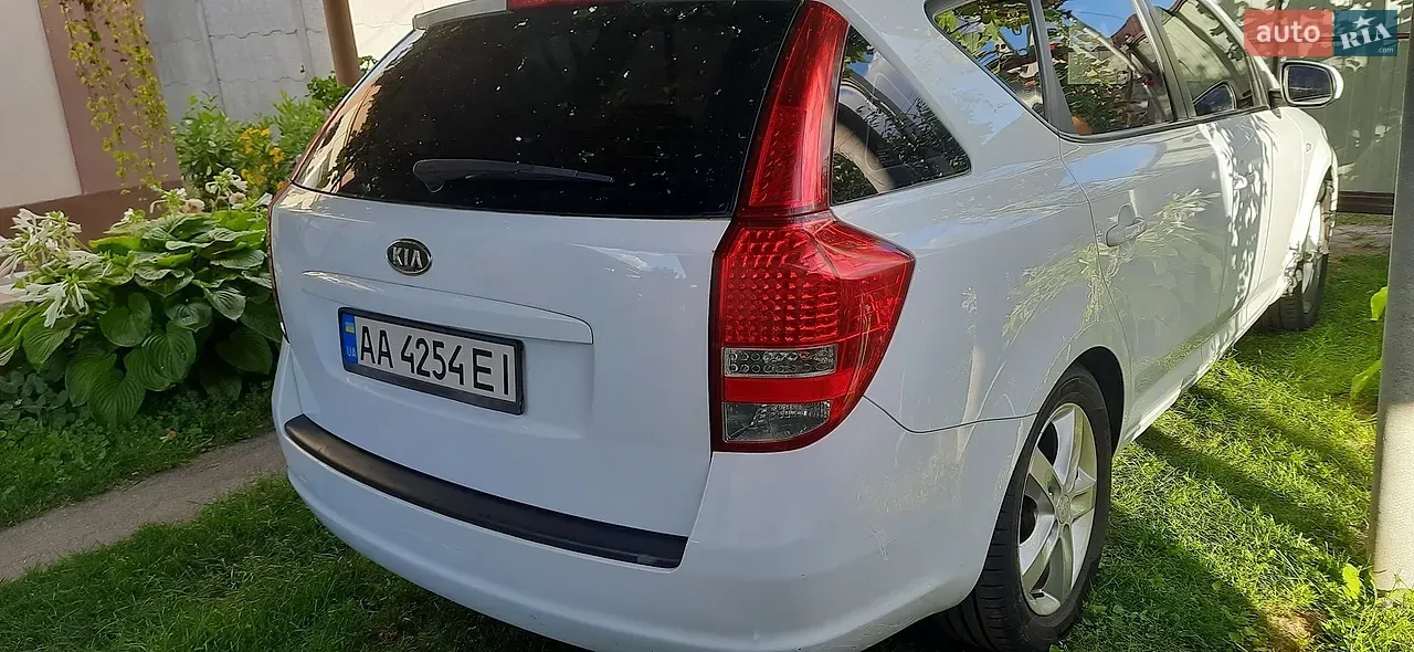 Kia Ceed 2011 photo 4