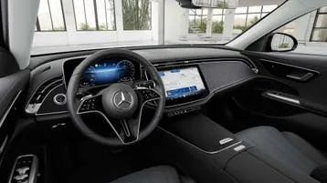 Mercedes-Benz E-Class 2024 photo 2