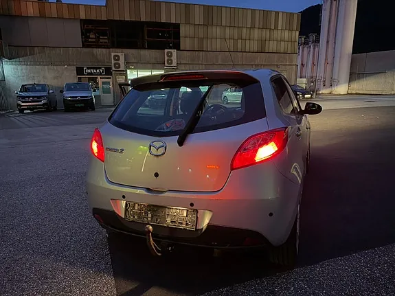 Mazda 2 2013 photo 5