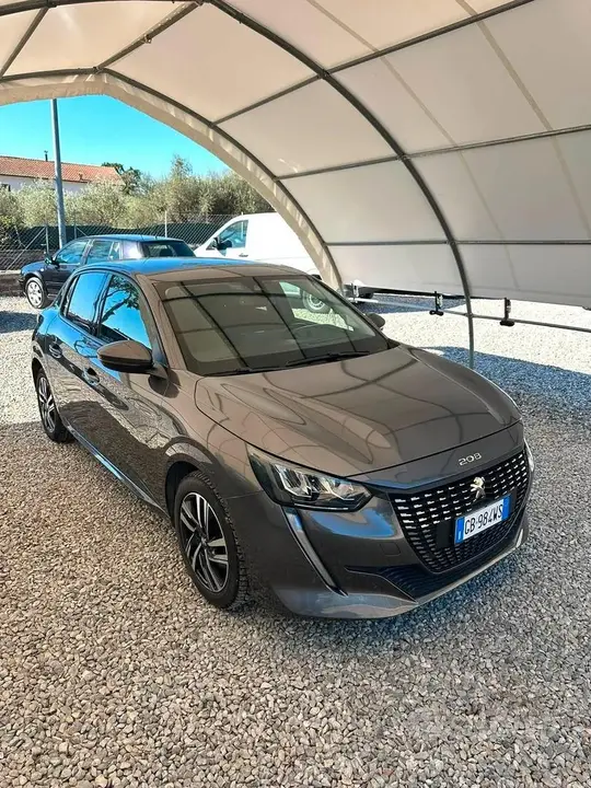 Peugeot 208 2021 photo 2