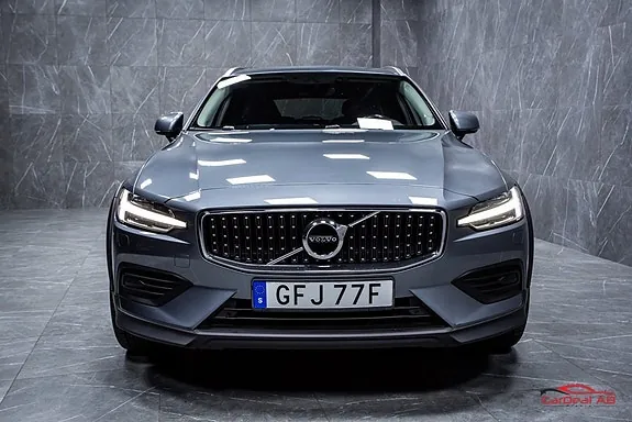 Volvo V60 Cross Country 2020 photo 2