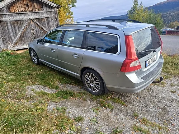 Volvo V70 2010 photo 3