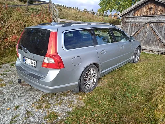 Volvo V70 2010 photo 4