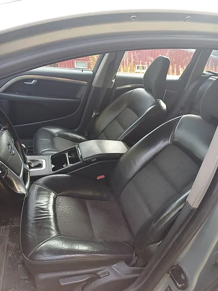 Volvo V70 2010 photo 5