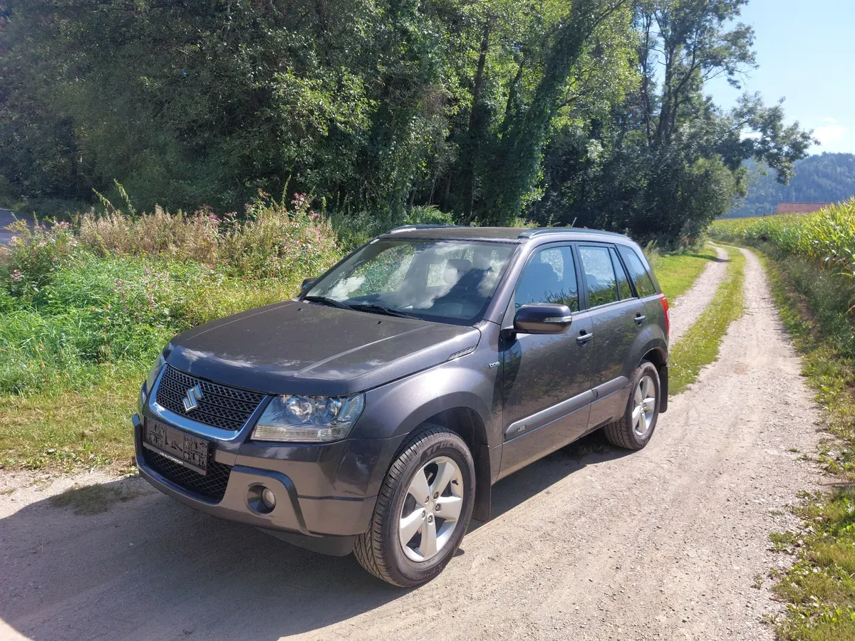 Suzuki Vitara 2011 photo 2