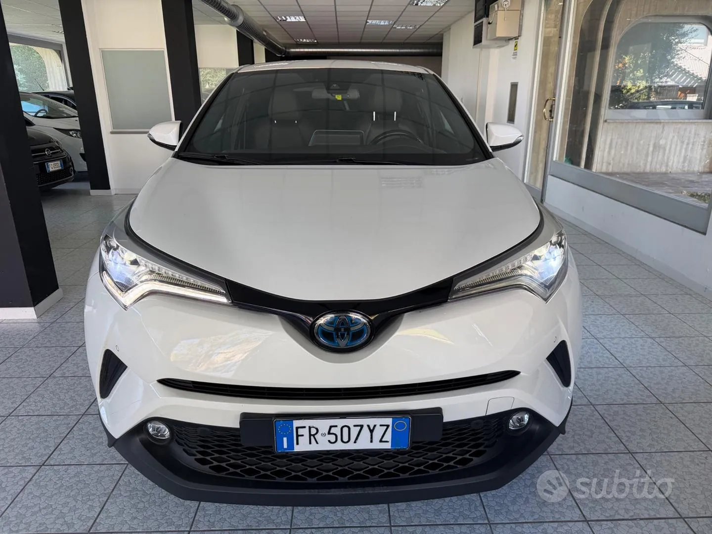 Toyota C-Hr 2018 photo 4