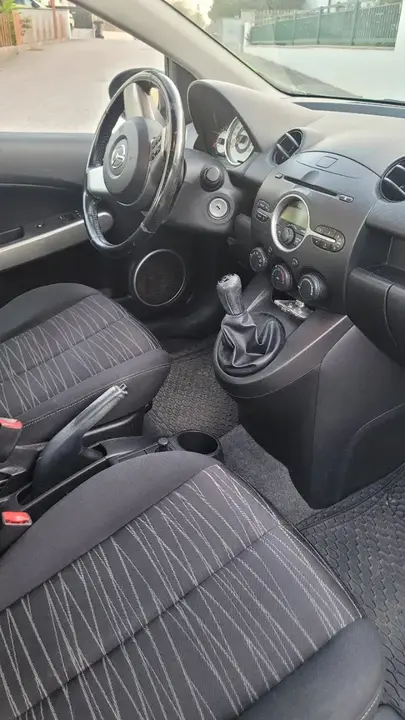 Mazda Mazda2 2008 photo 3