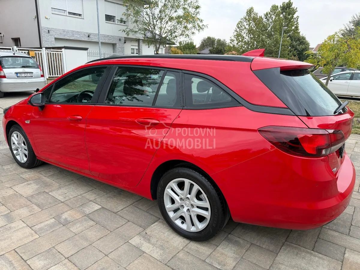 Opel Astra K 2018 photo 4