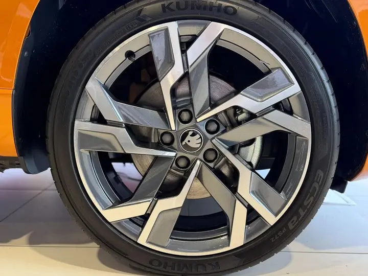 Skoda Karoq 2026 photo 5